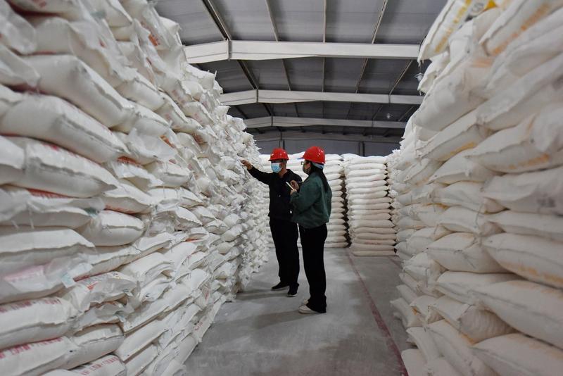 Inspecție la stocurile de grâne în China, Foto: Costfoto / ddp USA / Profimedia