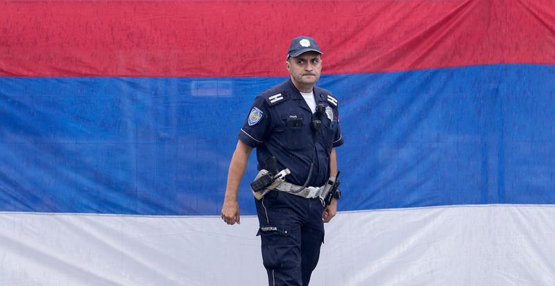 Polițist Serbia, Foto: Darko Vojinovic / AP - The Associated Press / Profimedia