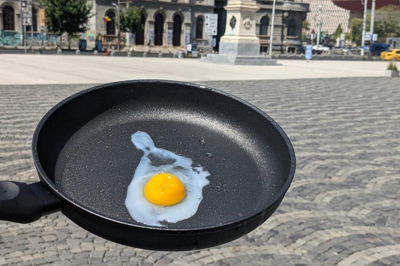 Ou gătit la soare în Piața Universității, Foto: Strazi pentru oameni