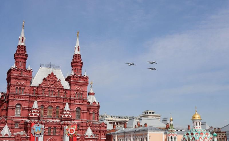 Avioane rusesti deasupra Pietei Rosii din Moscova, Foto: Yulia Ilina / Alamy / Profimedia Images