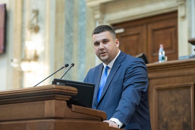 Un senator român a câștigat 77.000 de lei la păcănele, Foto: fanatik.ro