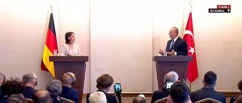 Schimb tensionat de replici în faţa presei între Annalena Baerbock și Mevlut Cavusoglu, Foto: Captură video
