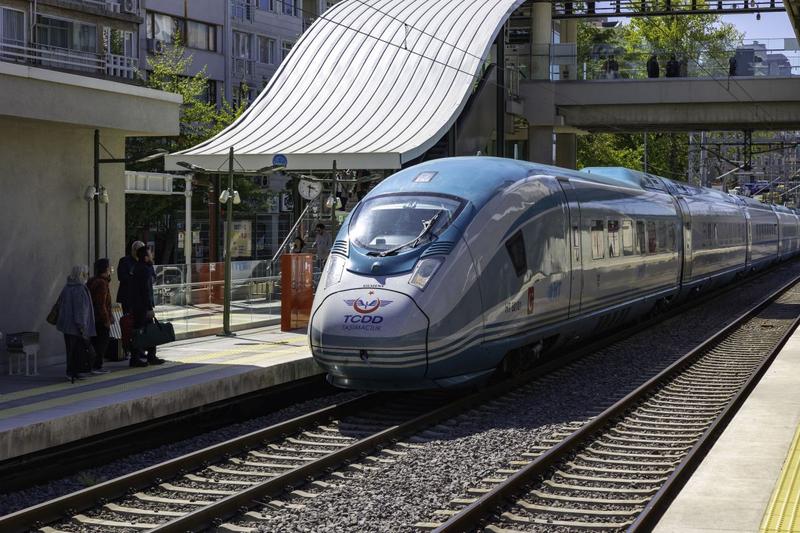 Tren de mare viteza Siemens Velaro in Turcia, Foto: Sener Dagasan, Dreamstime.com