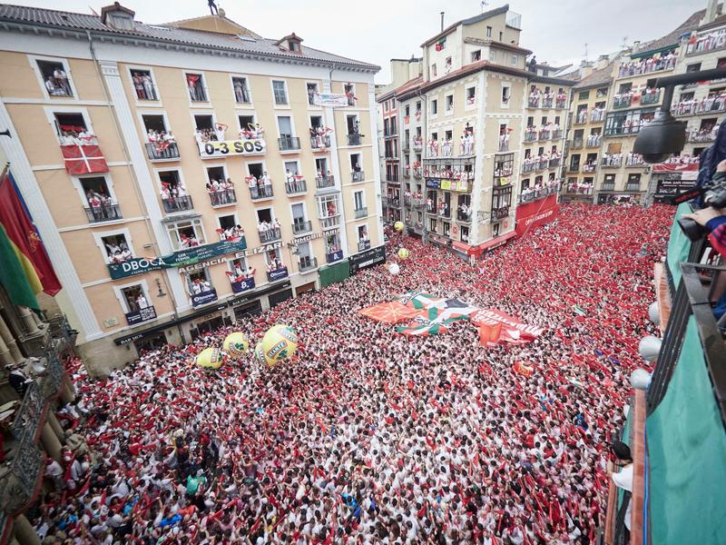 Festivalul San Fermin a început în oraşul Pamplona din nordul Spaniei, Foto: Europa Press/ABACA / Abaca Press / Profimedia