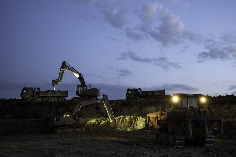 Lucrari la baza Cincu pe timp de noapte, Foto: Armata franceză