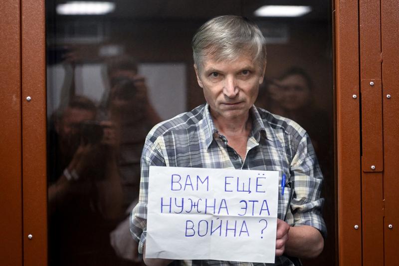 Alexei Gorinov a stat într-o celulă de sticlă în timpul procesului, Foto: Kirill KUDRYAVTSEV / AFP / Profimedia