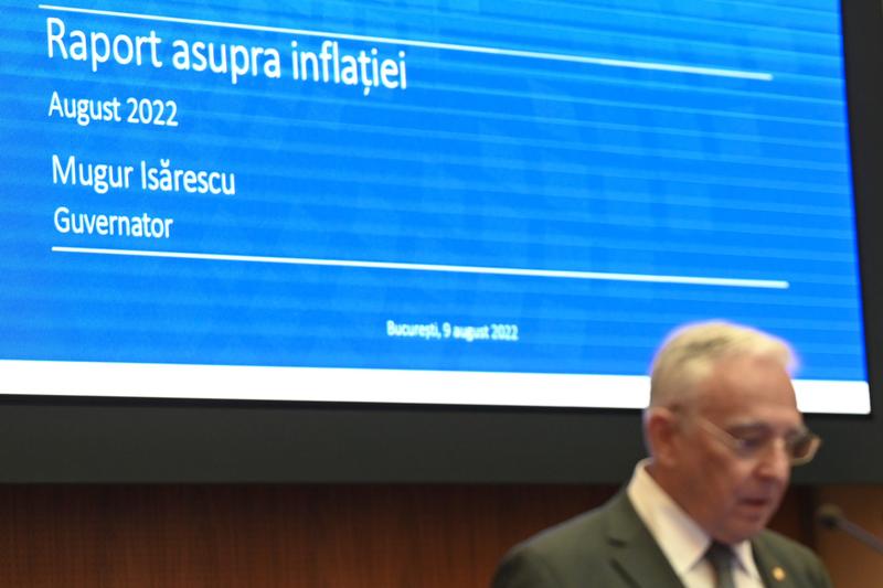 Cine e șeful BNR care a făcut credit de o jumătate de milion de lei, chiar înainte de explozia ROBOR. E doctor în economie, dar nu a anticipat criza, Foto: fanatik.ro