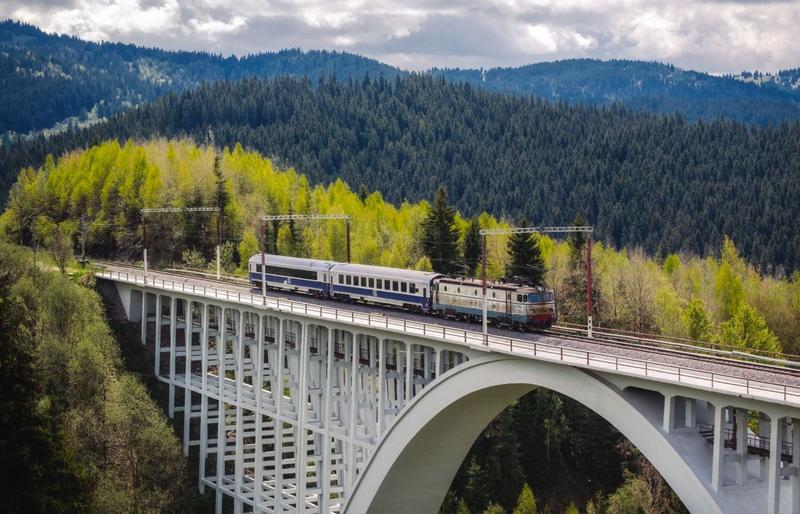 Tren pe viaductul Caracau, Foto: Stefania Gal