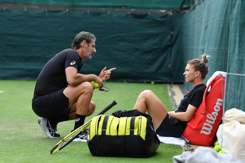 Patrick Mouratoglou si Simona Halep, Foto: Antoine Couvercelle / Panoramic / Bestimage / Profimedia