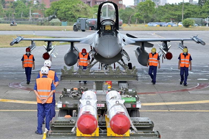 Taiwanul îşi prezintă cel mai avansat avion de luptă, F-16V, Foto: Sam Yeh / AFP / Profimedia