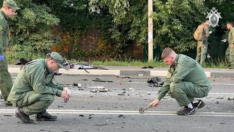 Anchetatorii ruși cercetează locul exploziei mașinii în care a ucis Daria Dugina, Foto: - / Sputnik / Profimedia