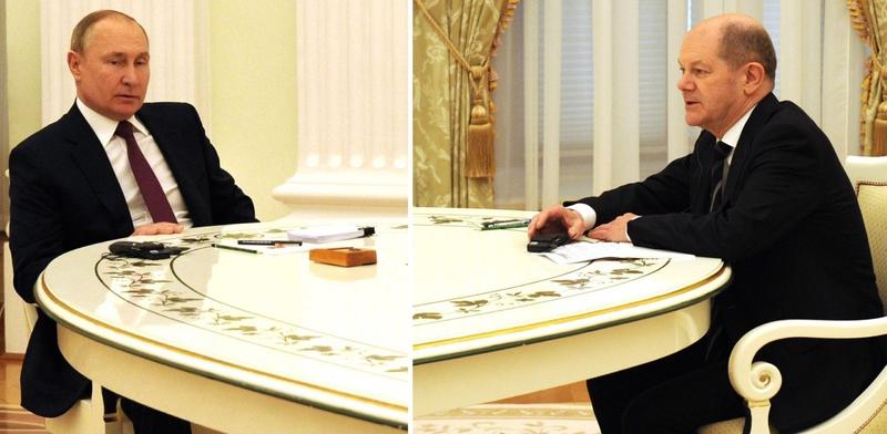 Vladimir Putin si Olaf Scholz la faimoasa masa lunga de la Kremlin, Foto: EyePress News / Shutterstock Editorial / Profimedia Images