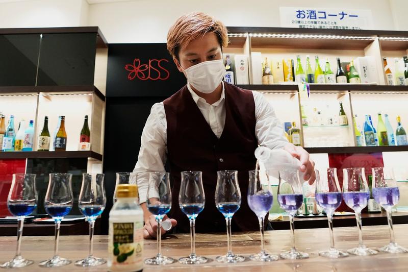 Bar în Japonia, Foto: Hiro Komae / AP / Profimedia