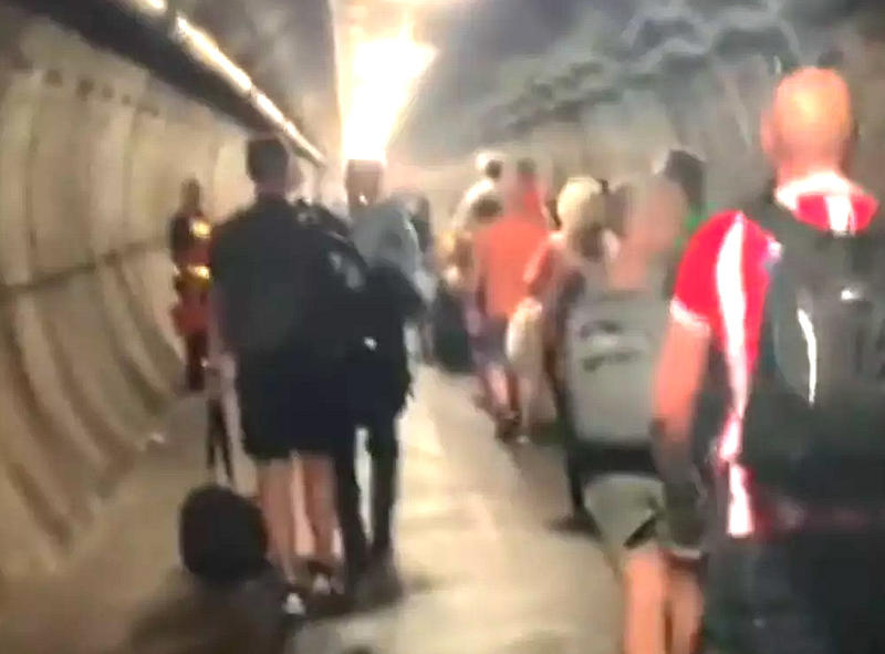 Pasageri ai unui tren din Eurotunel au mers 10 min printr-un tunel de serviciu, Foto: Captura video