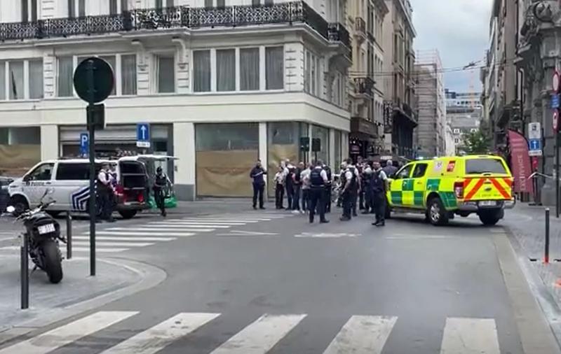 O duba a intrat in doua terase la Bruxelles, Foto: Captura video