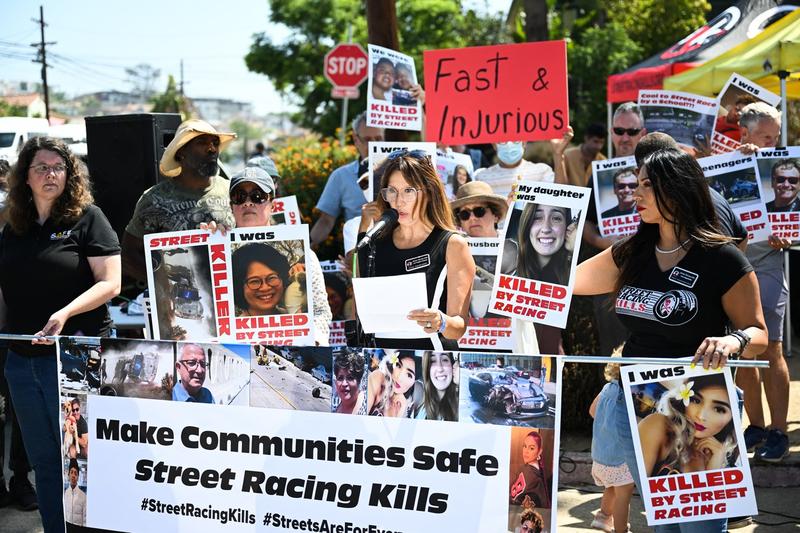 Locuitorii unui cartier din Los Angeles protestează faţă de filmările de la „Fast and Furious”, Foto: Patrick T. Fallon / AFP / Profimedia Images