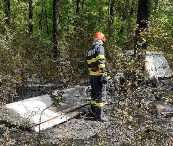 Avion de mici dimensiuni prăbuşit în Giurgiu, Foto: ISU Giurgiu