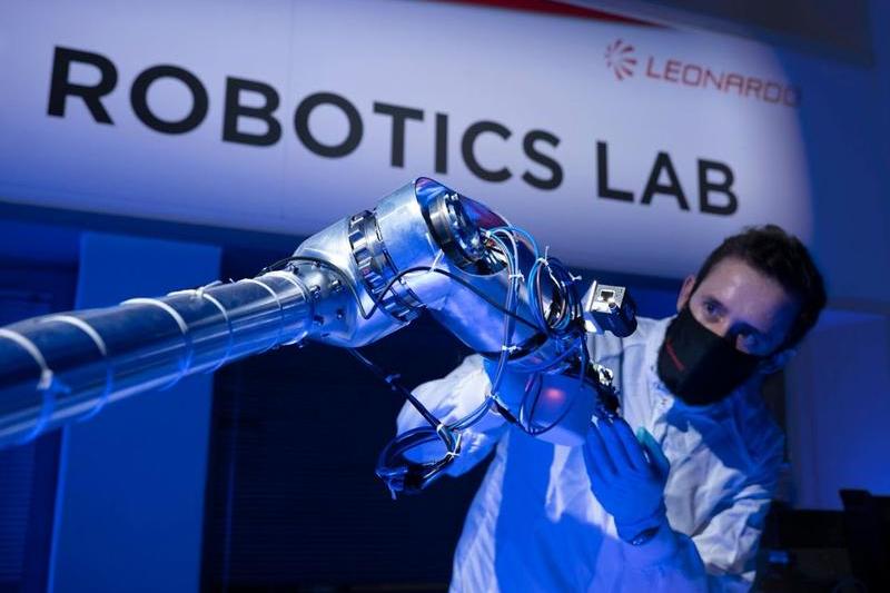 Brat robotic, Foto: Leonardo / ROSA
