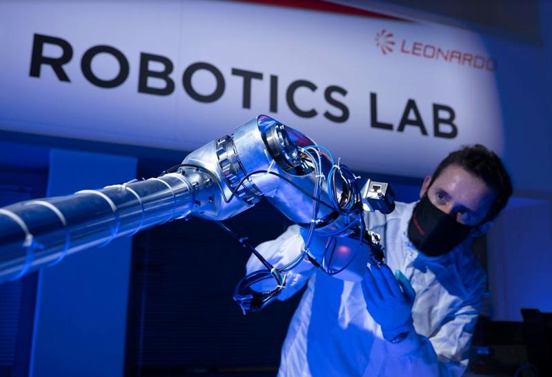 Brat robotic, Foto: Leonardo / ROSA