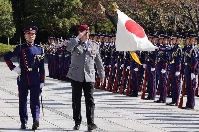 Inspectorul fortelor armate germane aflat intr-o vizita oficiala in Japonia, Foto: Yoshio Tsunoda / AFLO / Profimedia