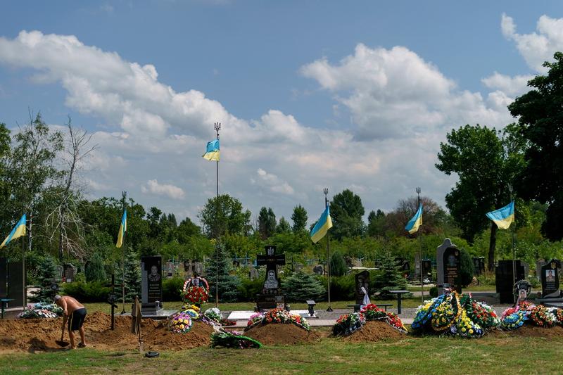 Război în Ucraina: Morminte ale soldaților ucraineni uciși în lupte, la Pokrovsk, regiunea Donețk, Foto: David Goldman / AP - The Associated Press / Profimedia