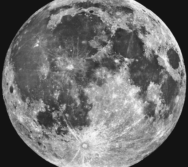 Luna, vazuta de telescopul Hubble, Foto: NASA