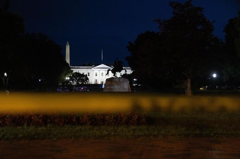 Patru persoane au fost lovite de fulger în fața Casei Albe din Washington, Foto: Bryan Olin Dozier/NurPhoto / Shutterstock Editorial / Profimedia