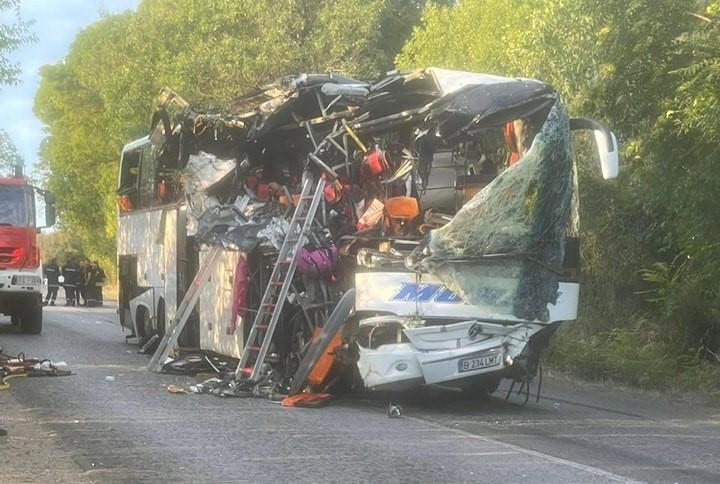 Autocar implicat în accident, Foto: Facebook - SOZ media