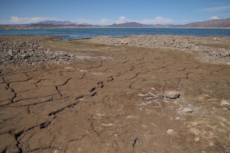 Nivelul apei din Lacul Mead a scăzut cu peste 1.000 de metri din cauza secetei continue din vestul Statelor Unite, Foto: Ronda Churchill / Zuma Press / Profimedia