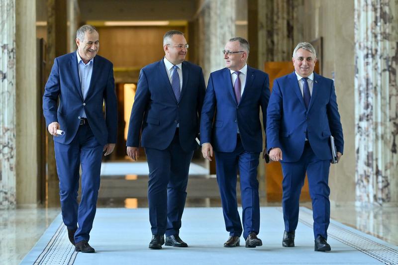 Cât sunt de afectați miniștrii de creșterea ratelor în lei., Foto: fanatik.ro