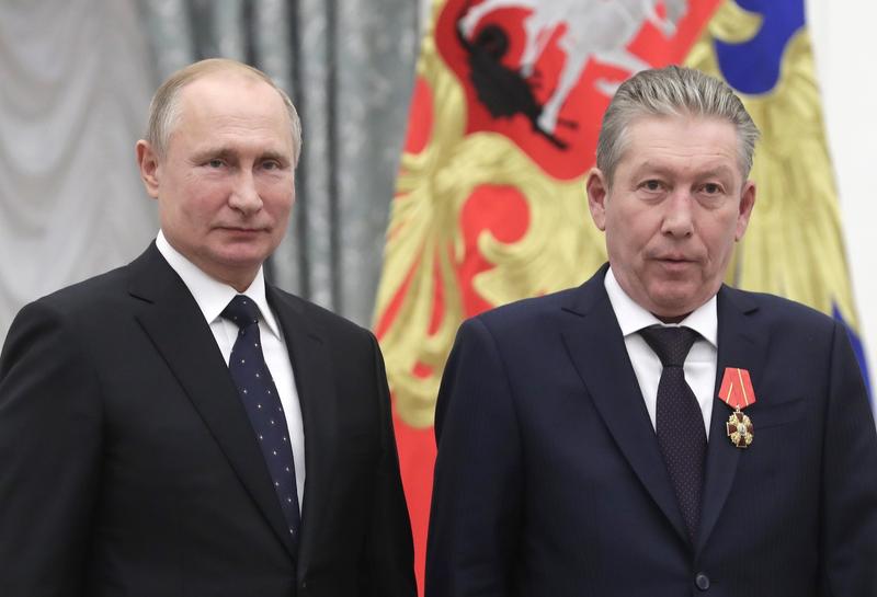 Vladimir Putin l-a decorat pe Ravil Maganov cu ordinul „Aleksandr Nevski” in 2019, Foto: Mikhail Metzel / TASS / Profimedia Images