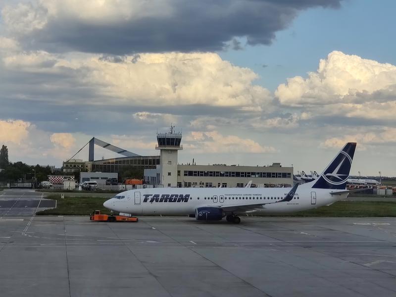 Avion Tarom pe aeroportul Otopeni, Foto: HotNews.ro / Victor Cozmei
