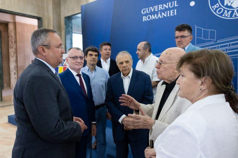 Intalnire Ciuca - editori, bibliotecari, Foto: Guvern, Facebook