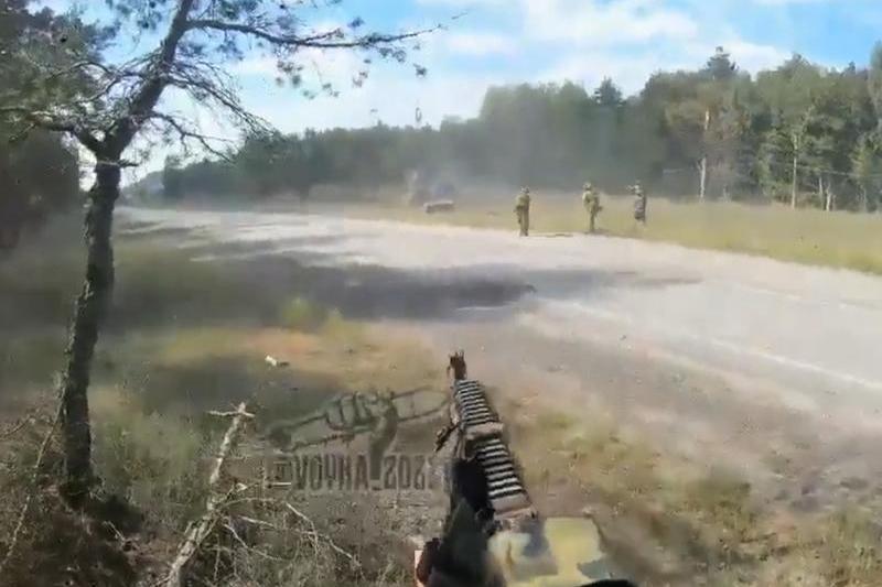 Soldatii ucraineni au prins in ambuscada un vehicul blindat rusesc in regiunea Donetk, Foto: Captura video