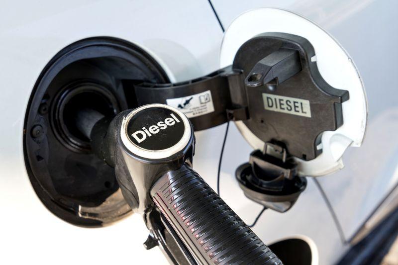 Ședință la Guvern după ce s-a atins un nivel record al prețurilor la motorină