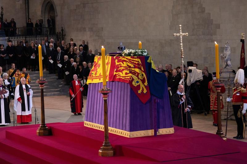 Sicriul reginei Elisabeta a II-a, depus la Westminster Hall, Foto: Darren Fletcher/WPA Pool / Shutterstock Editorial / Profimedia