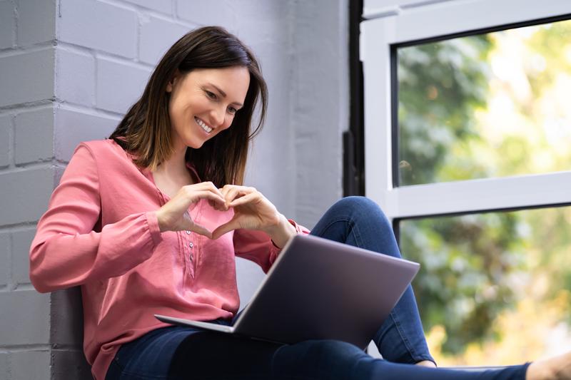 Dating Online. Femininul are inițiativa, Foto: Profimedia