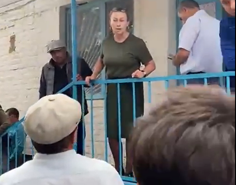 barbati din Daghestan refuza incorporarea si se cearta cu ofiterul de recrutare, Foto: Captura video