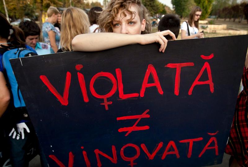 Protest în România împotriva hărțuirii femeilor, octombrie 2011, Foto: Vadim Ghirda / AP / Profimedia