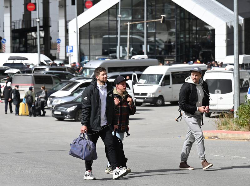 Rusii trec frontiera Rusia-Georgia pe jos, Foto: Vano Shlamov / AFP / Profimedia