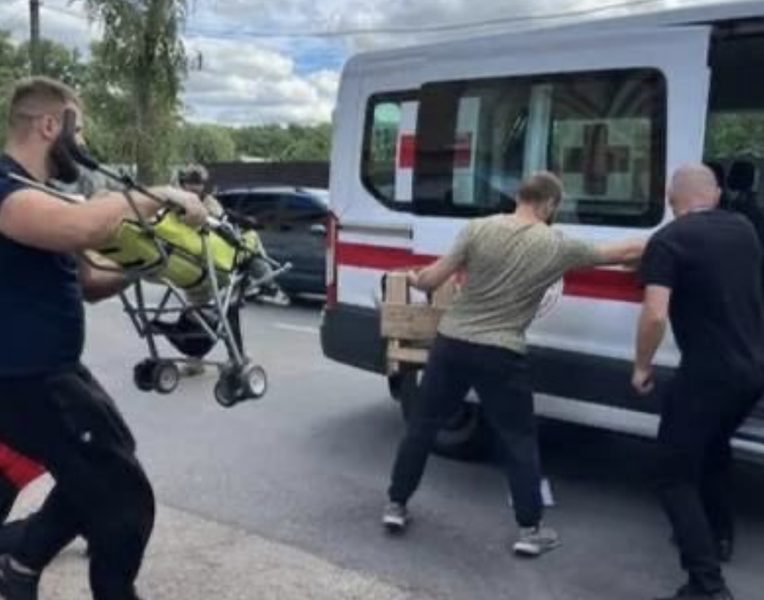 copii raniti la o expozitie de arme in Cernihiv, Foto: captura Nexta