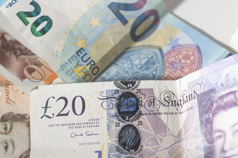 Chipul reginei Elisabeta a II-a va fi schimbat cu chipul regelui Charles pe bancnote, Foto: Nicolas Economou/NurPhoto / Shutterstock Editorial / Profimedia