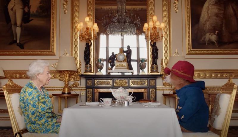 Regina Elisabeta si ursuletul Paddington, Foto: Captura YouTube