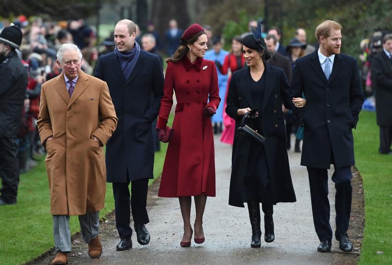 Regele Charles confirmă că Harry și Meghan rămân membri ai familiei regale fără îndatoriri oficiale