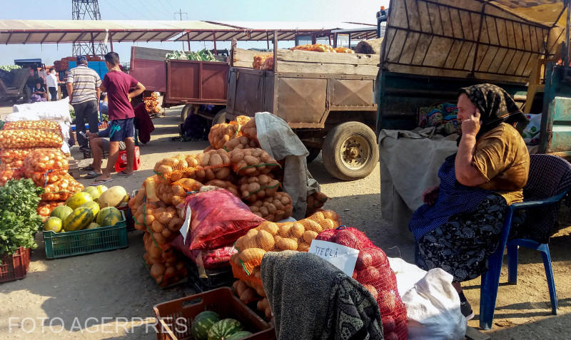 Lungulețu. E și semnal de telefon, e și varză de mâncat, Foto: AGERPRES