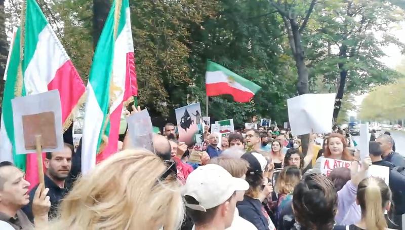 Protest de solidaritate cu femeile din Iran, la Bucuresti, Foto: Captura