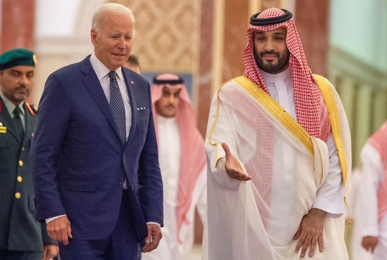 Joe Biden alaturi de printul mostenitor saudit, Mohammad bin Salman, Foto: Saudi Press Agency / UPI / Profimedia Images