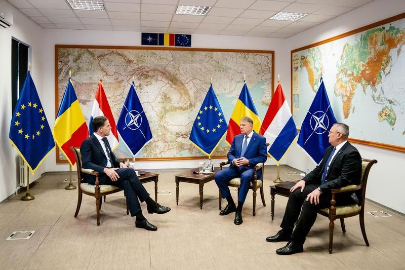 Mark Rutte, Klaus Iohannis și Nicolae Ciucă, Foto: Hollandse Hoogte / Shutterstock Editorial / Profimedia