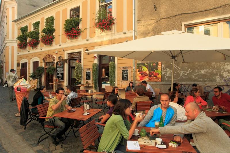 Terasa din Cluj Napoca, Foto: Tibor Bognar/ Alamy/ Profimedia