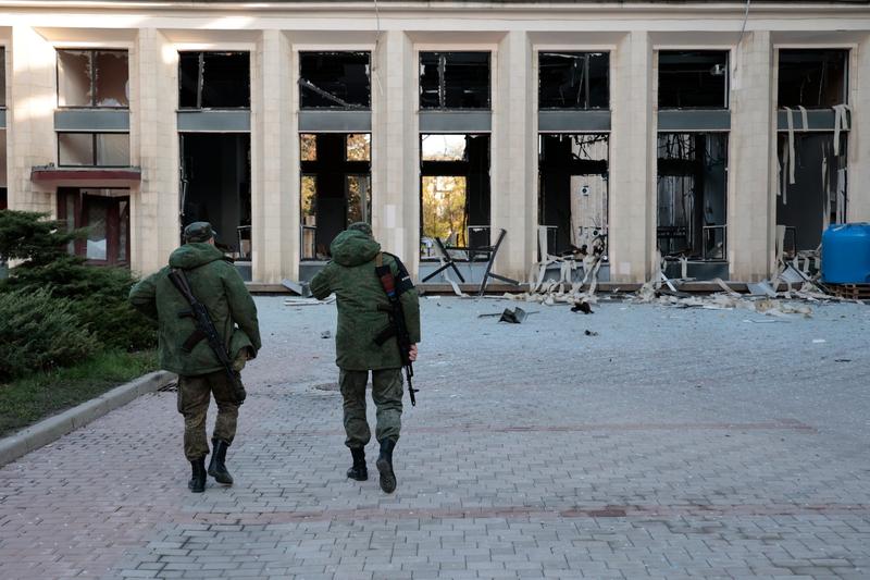 Rusia acuză trupele ucrainene că au bombardat cu HIMARS clădirea administrației din Donețk, Foto: Alexei Alexandrov / AP / Profimedia